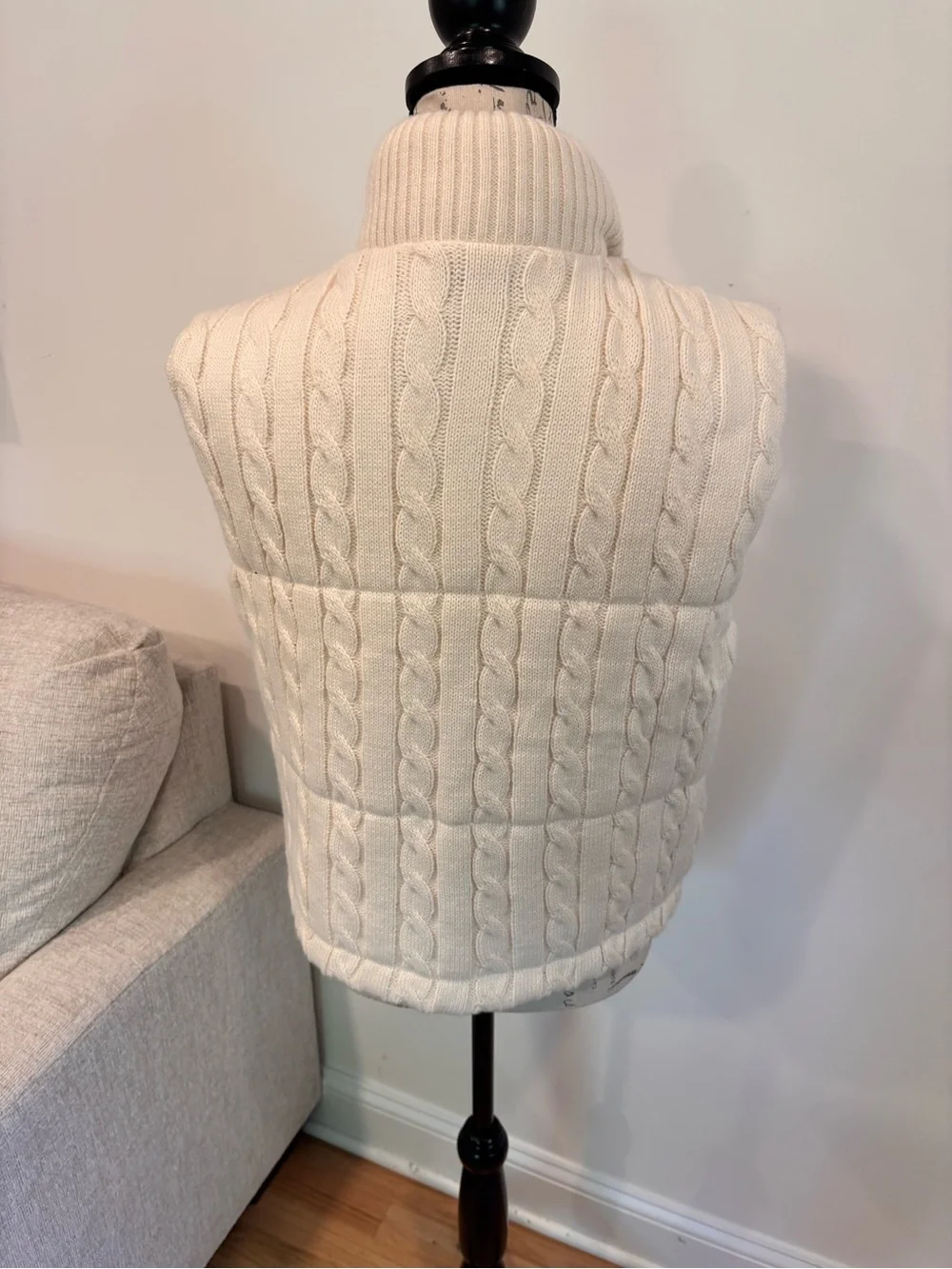 BAGATELLE Cable Stitch Puffer Vest in cream size small
